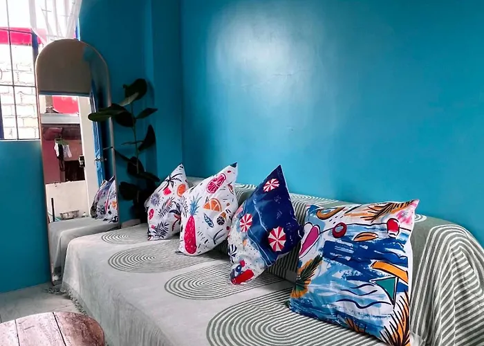 Cloud Homestay Near Bgc Sm Aura Market Market Garden View Former Makati